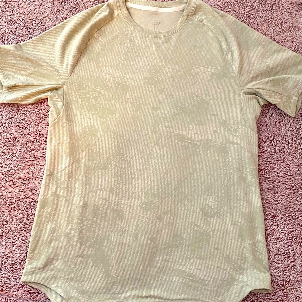 Mens lululemon athletic top
